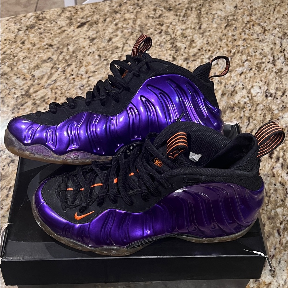 Foamposites Phoenix Suns, Purple and Black Sneakers with Orange Accents - Picture 3 of 5